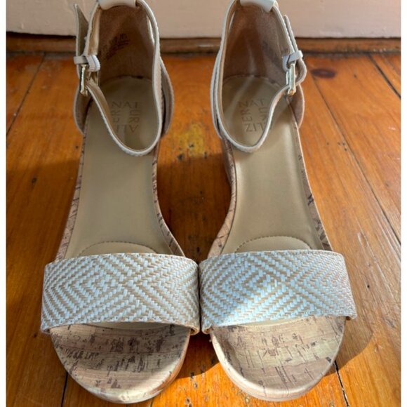 Naturalizer Wedge Heal - Picture 2 of 5